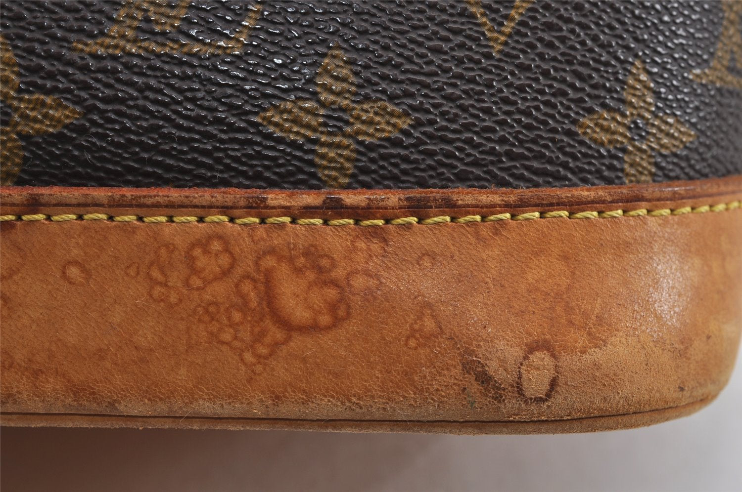 Authentic Louis Vuitton Monogram Alma Hand Bag Purse M51130 LV 3206J