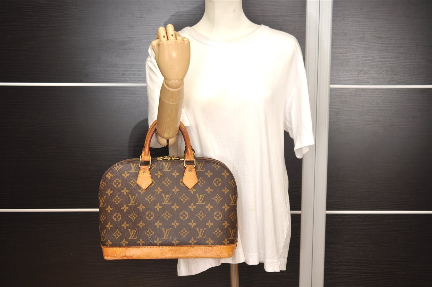 Authentic Louis Vuitton Monogram Alma Hand Bag Purse M51130 LV 3206J