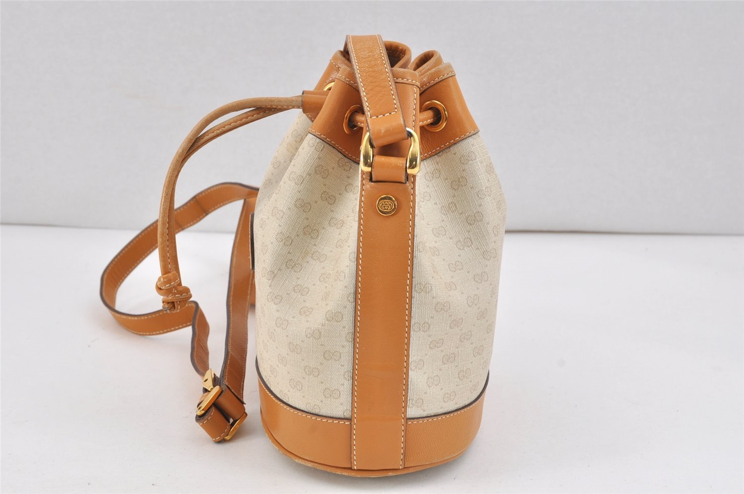 Authentic GUCCI Micro GG PVC Leather Shoulder Drawstring Bag White 3207K