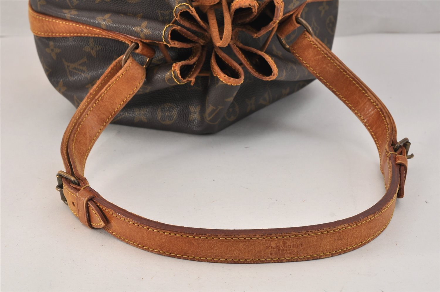 Authentic Louis Vuitton Monogram Noe Shoulder Drawstring Bag M42224 LV 3209K