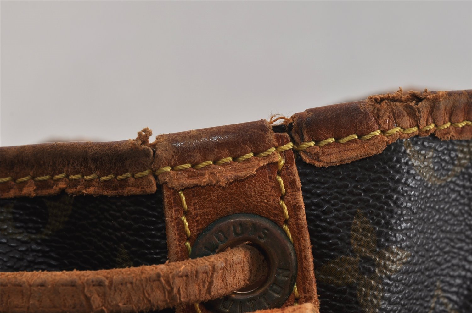 Authentic Louis Vuitton Monogram Noe Shoulder Drawstring Bag M42224 LV 3209K