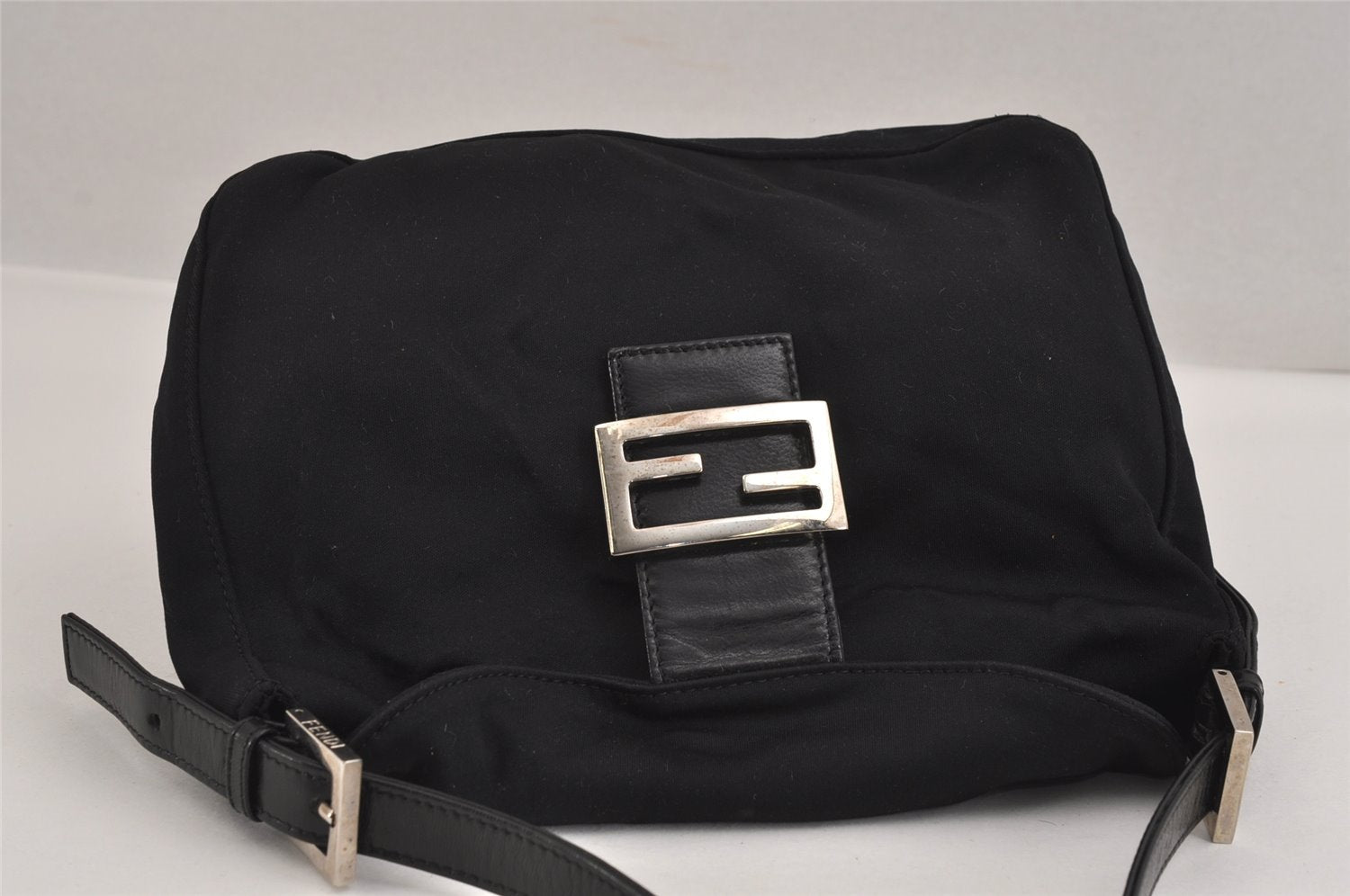 Authentic FENDI Vintage Shoulder Hand Bag Purse Jersey Leather Black Junk 3212J