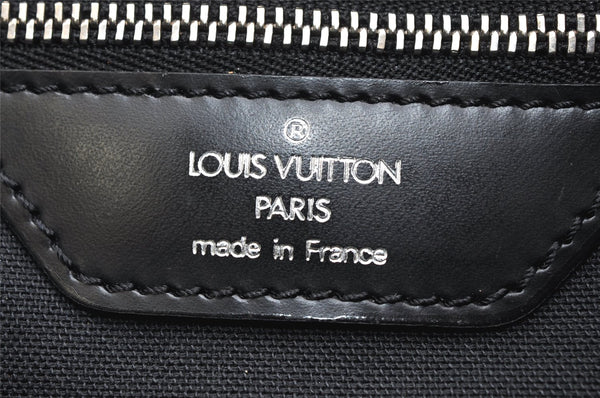 Authentic Louis Vuitton Taiga Dersou Shoulder Bag Green M30164 LV 3222K