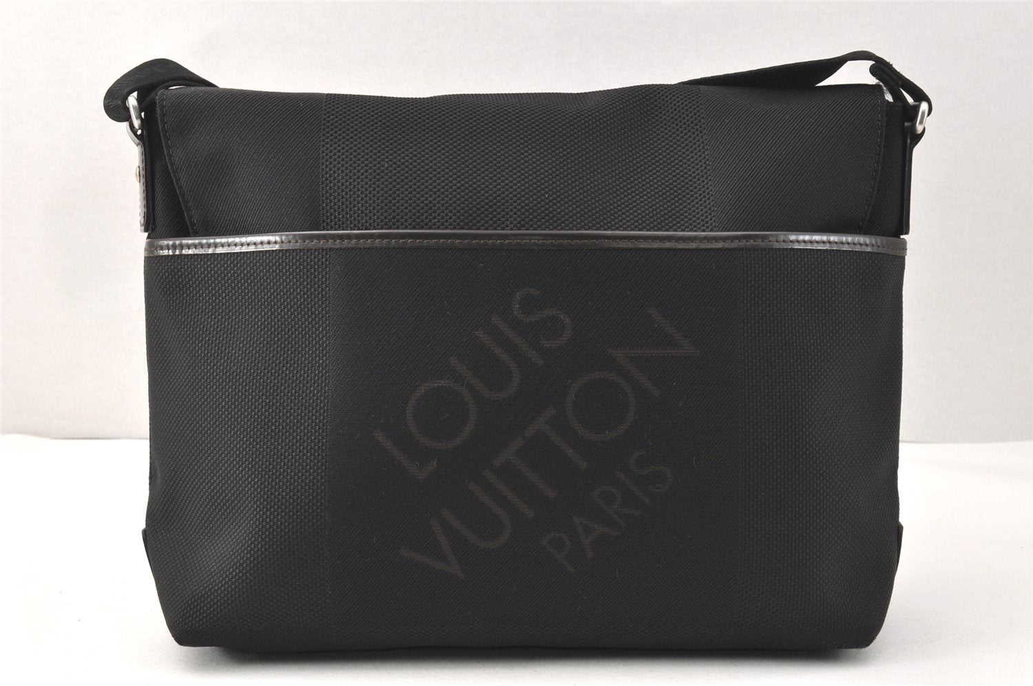 Authentic Louis Vuitton Damier Geant Loup Shoulder Cross Bag M93079 Black 3223K
