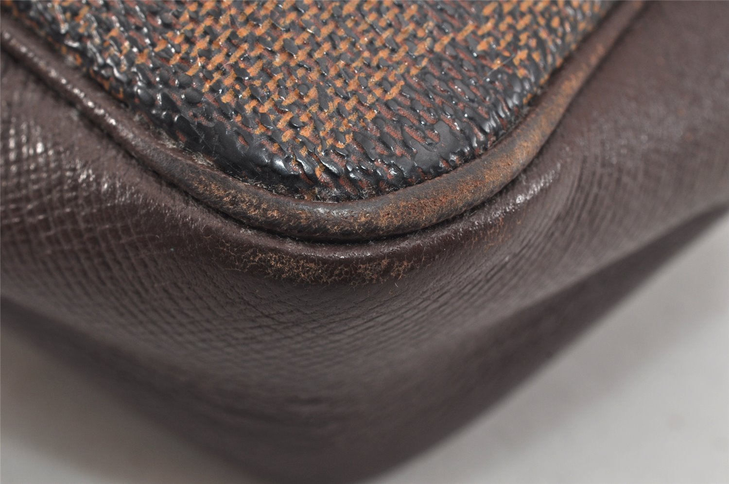 Authentic Louis Vuitton Damier Trousse Makeup Hand Bag Pouch N51982 LV 3229K