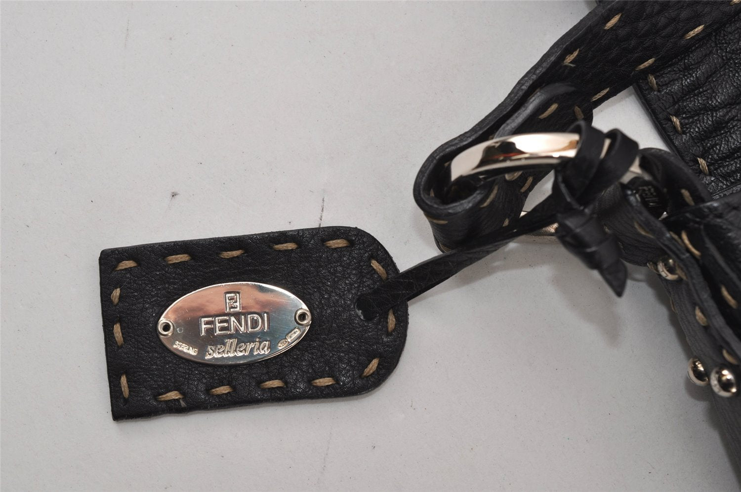 Authentic FENDI Selleria Vintage Shoulder Hand Bag Leather Black 3234I