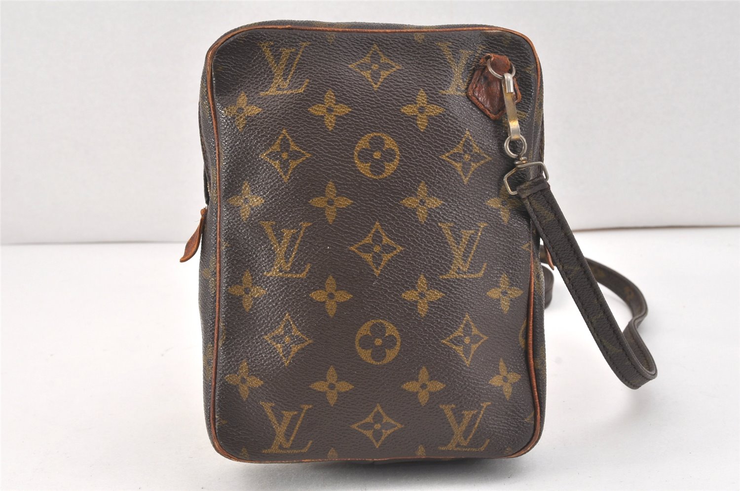Authentic Louis Vuitton Monogram Danube Shoulder Cross Bag Old Model Junk 3235K