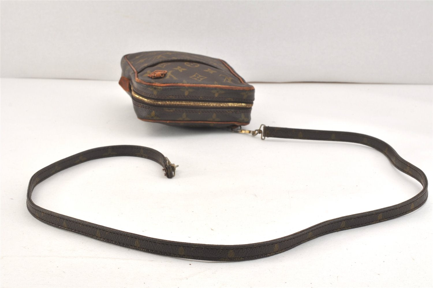 Authentic Louis Vuitton Monogram Danube Shoulder Cross Bag Old Model Junk 3235K