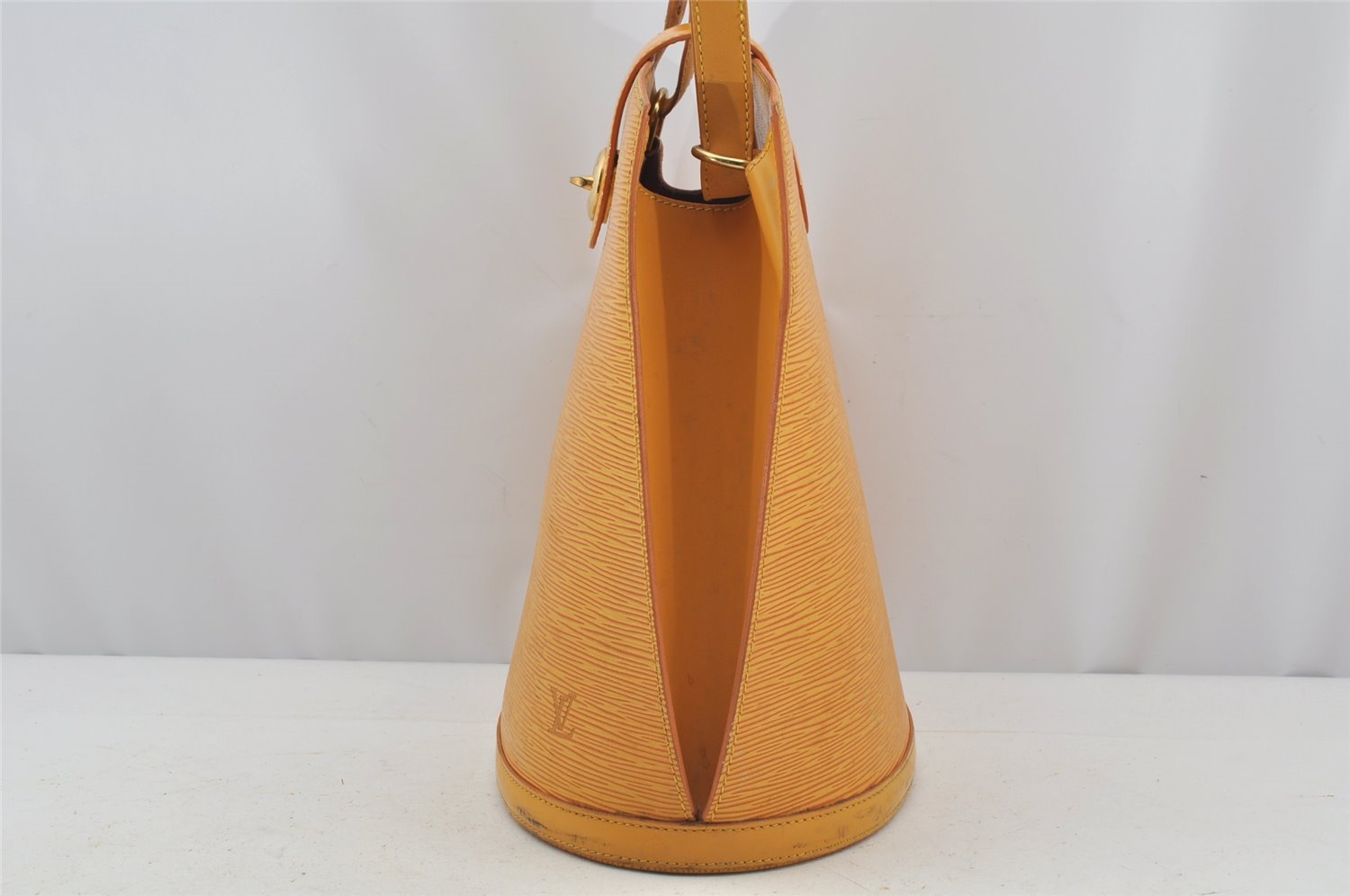 Authentic Louis Vuitton Epi Cluny Shoulder Bag Purse Yellow M52259 LV 3241J