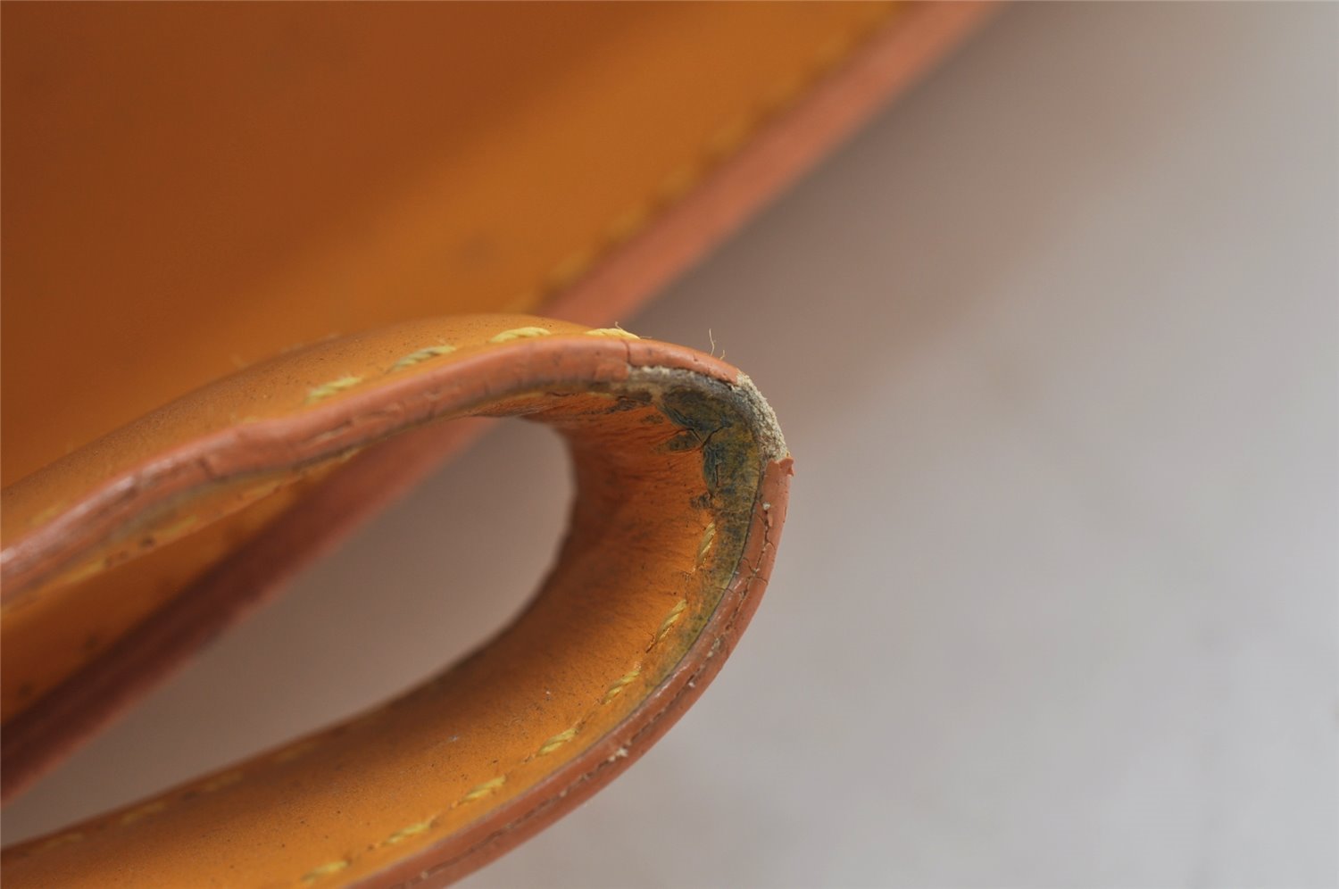 Authentic Louis Vuitton Epi Cluny Shoulder Bag Purse Yellow M52259 LV 3241J