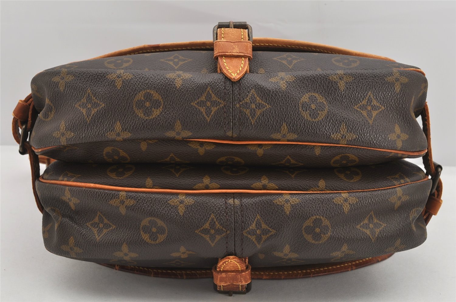 Authentic Louis Vuitton Monogram Saumur 30 Shoulder Cross Bag M42256 LV 3241K