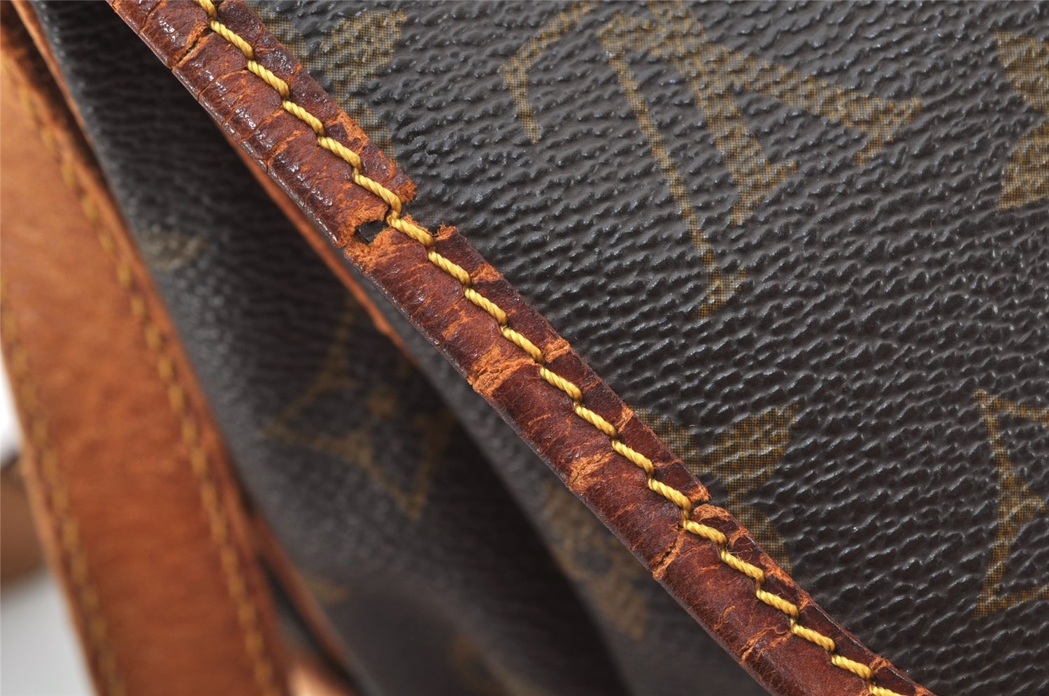 Authentic Louis Vuitton Monogram Saumur 30 Shoulder Cross Bag M42256 LV 3241K