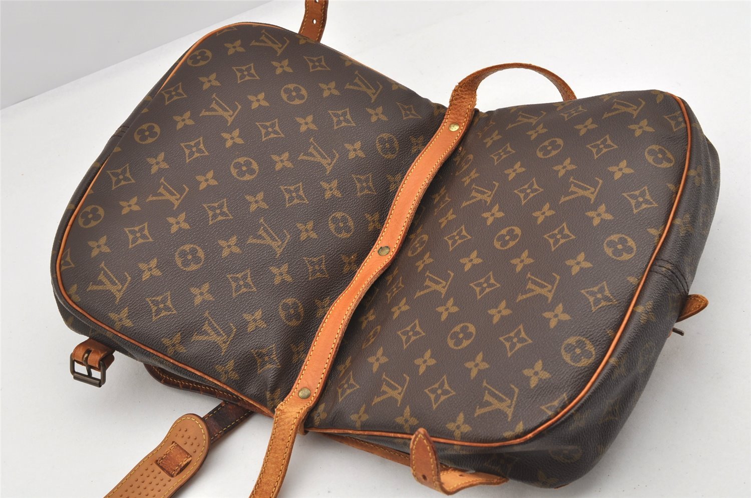 Authentic Louis Vuitton Monogram Saumur 30 Shoulder Cross Bag M42256 LV 3241K