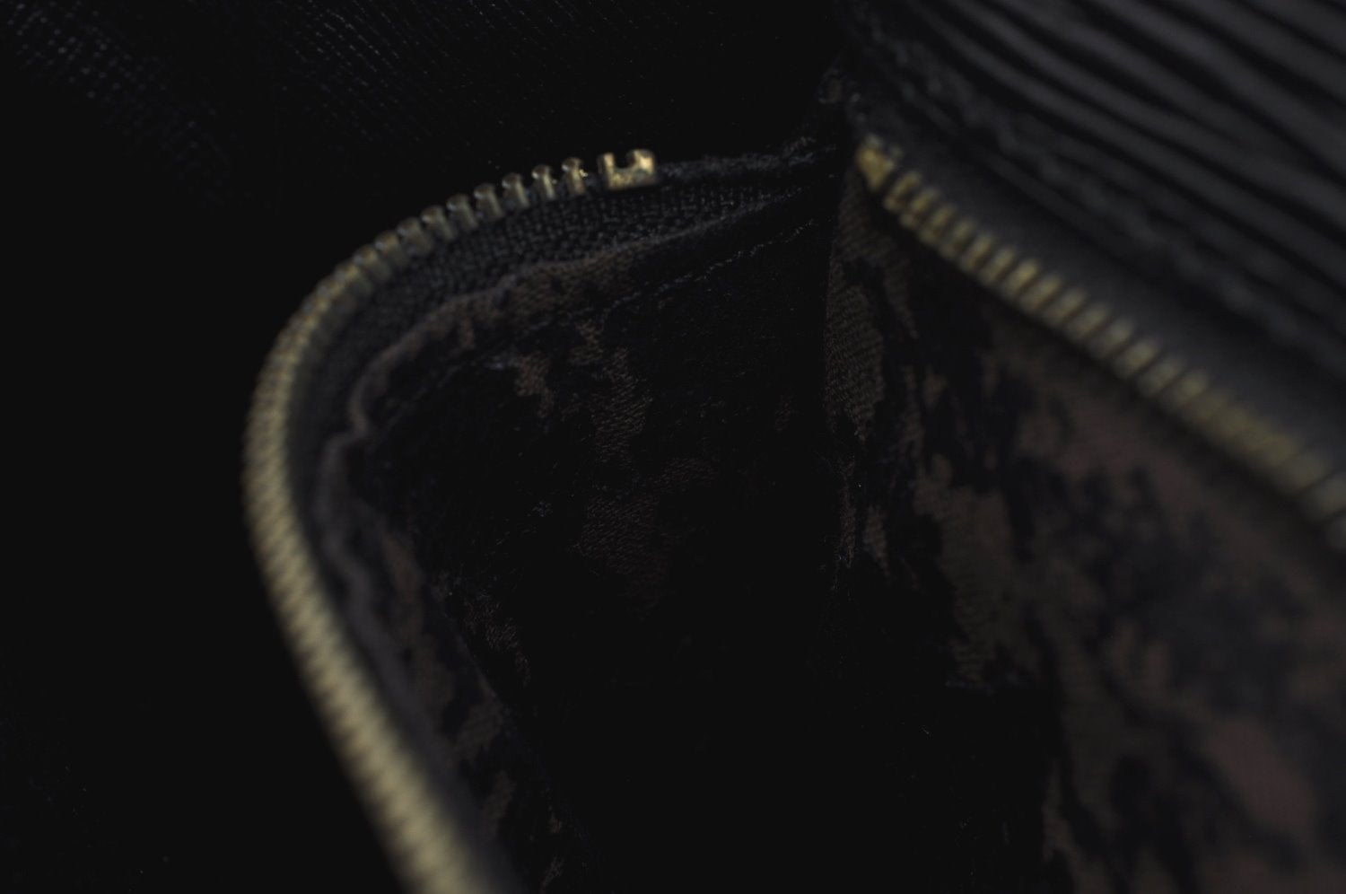 Auth Louis Vuitton Epi Saint Cloud GM Shoulder Cross Body Bag M52192 Black 3247I