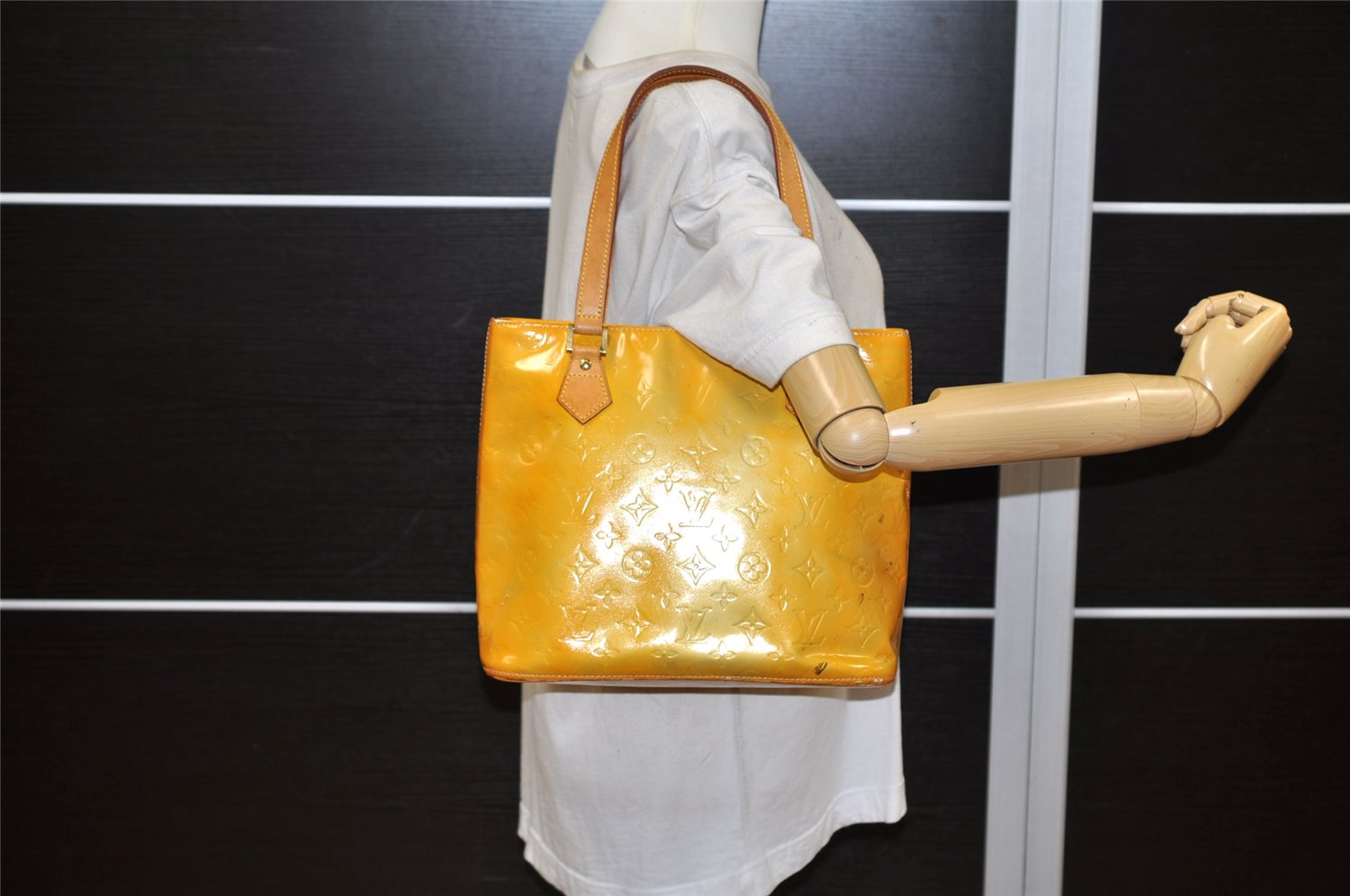 Authentic Louis Vuitton Vernis Houston Shoulder Hand Bag Yellow M91053 LV 3255K