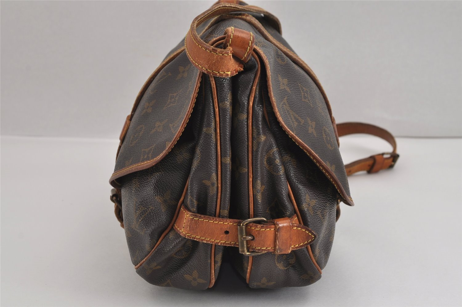 Authentic Louis Vuitton Monogram Saumur 30 Shoulder Cross Bag M42256 LV 3259J