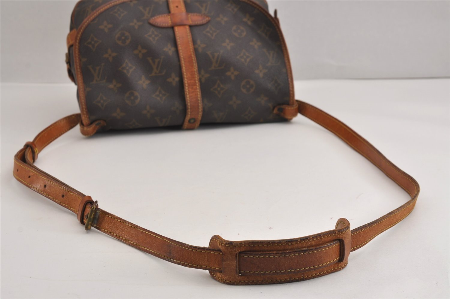 Authentic Louis Vuitton Monogram Saumur 30 Shoulder Cross Bag M42256 LV 3259J
