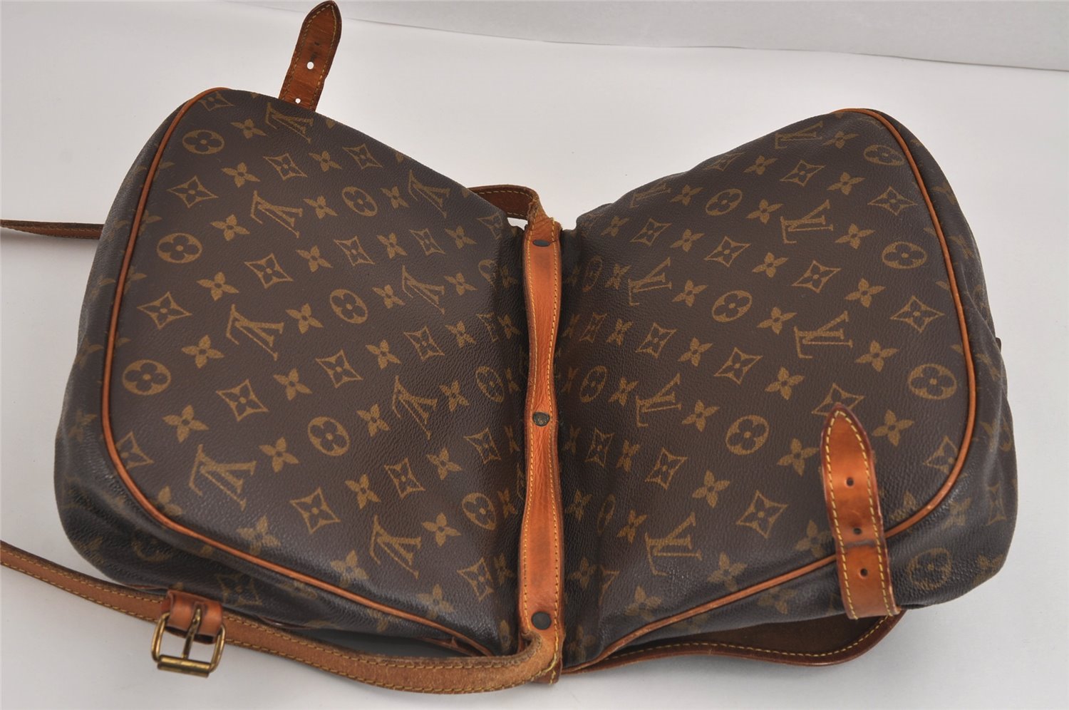 Authentic Louis Vuitton Monogram Saumur 30 Shoulder Cross Bag M42256 LV 3259J