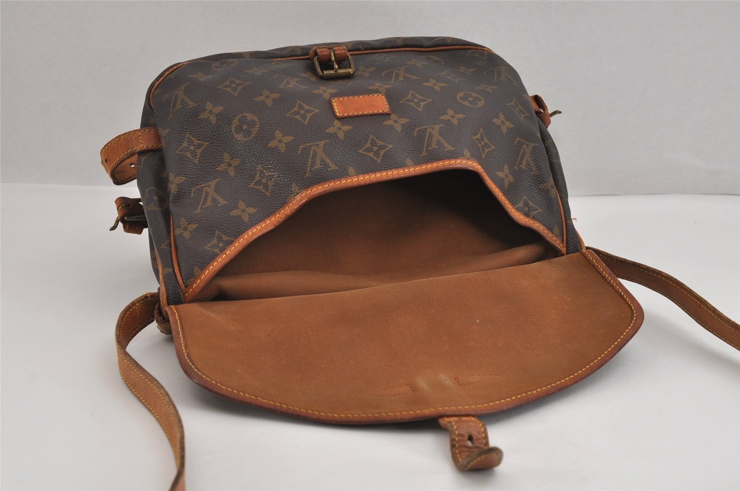 Authentic Louis Vuitton Monogram Saumur 30 Shoulder Cross Bag M42256 LV 3259J