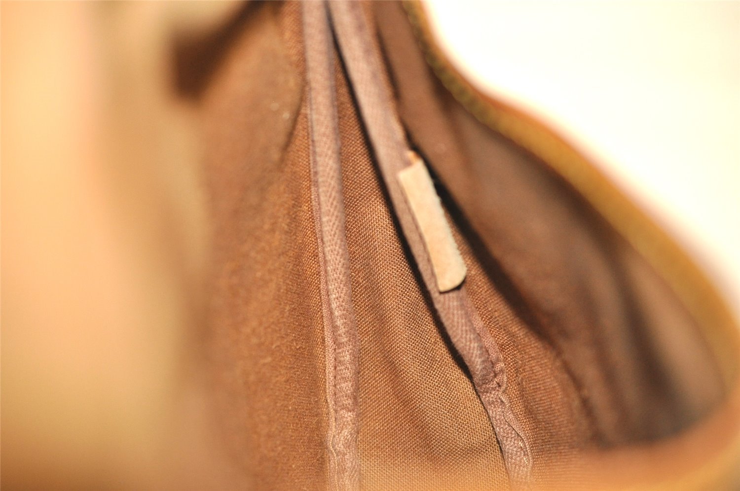 Authentic Louis Vuitton Monogram Saumur 30 Shoulder Cross Bag M42256 LV 3259J