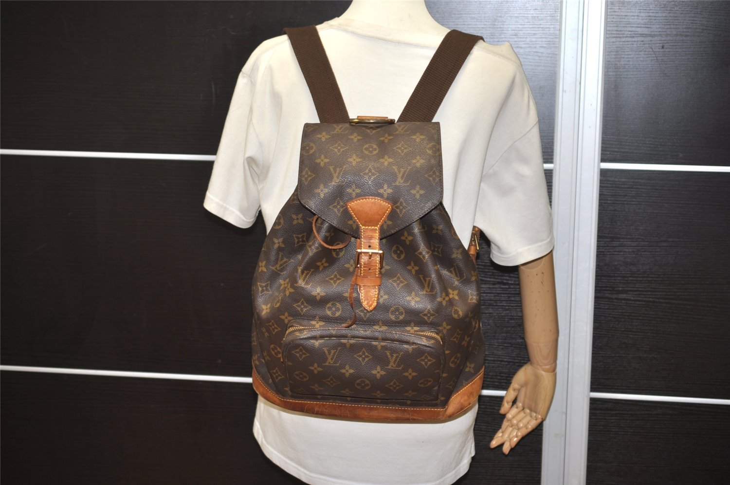 Authentic Louis Vuitton Monogram Montsouris GM Backpack M51135 LV 3267J