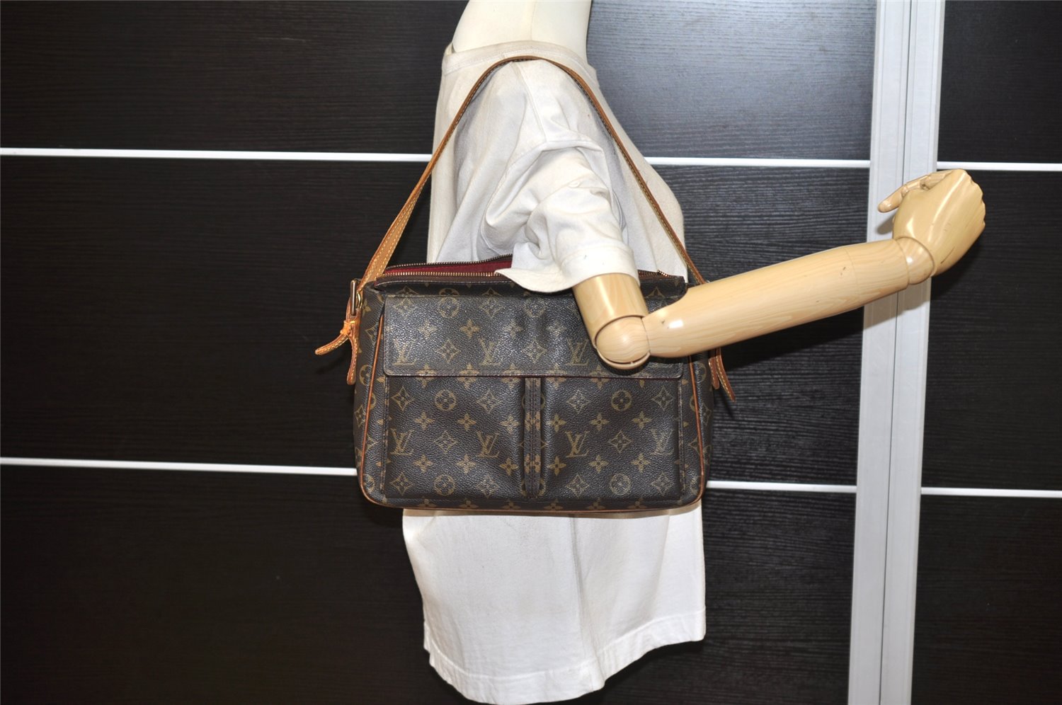 Authentic Louis Vuitton Monogram Viva Cite GM Shoulder Bag M51163 LV Junk 3270K