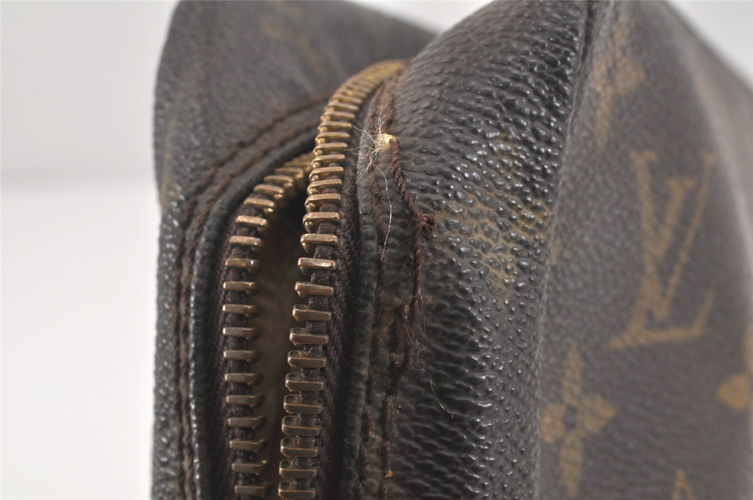 Auth Louis Vuitton Monogram Trousse Toilette 23 Clutch Bag M47524 Junk 3271K