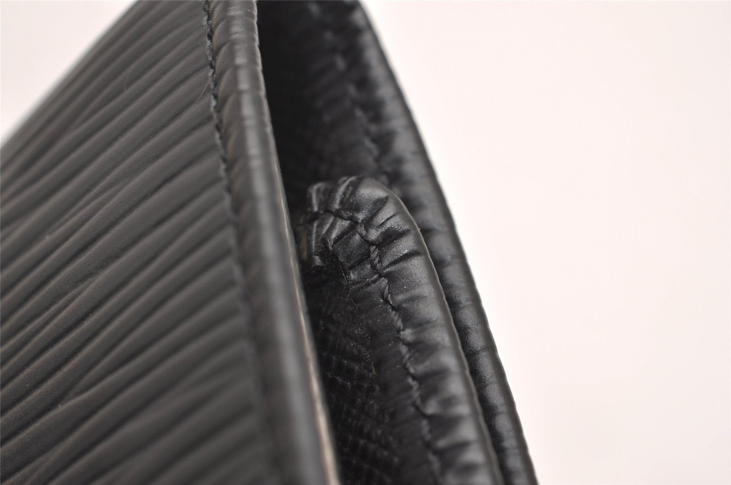 Authentic Louis Vuitton Epi Multicles 6 Key Case Black M63812 LV 3286J