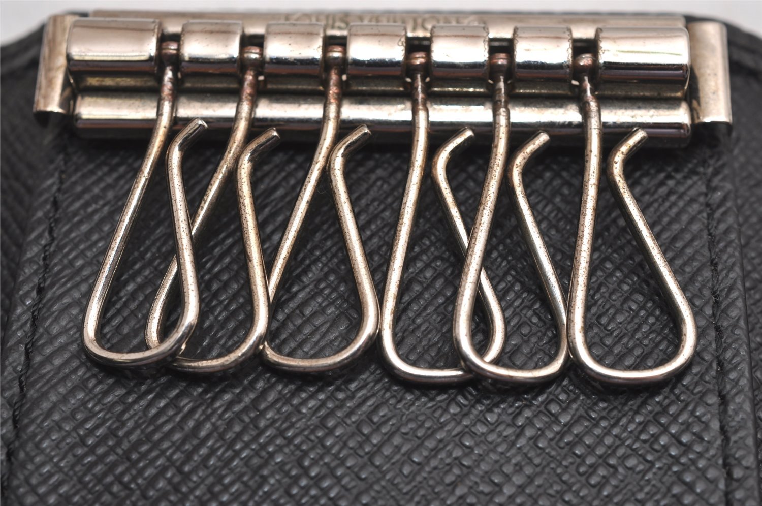 Authentic Louis Vuitton Epi Multicles 6 Key Case Black M63812 LV 3286J