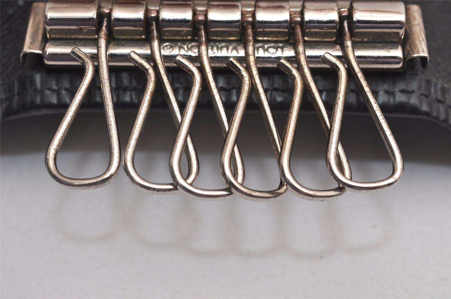 Authentic Louis Vuitton Epi Multicles 6 Key Case Black M63812 LV 3286J