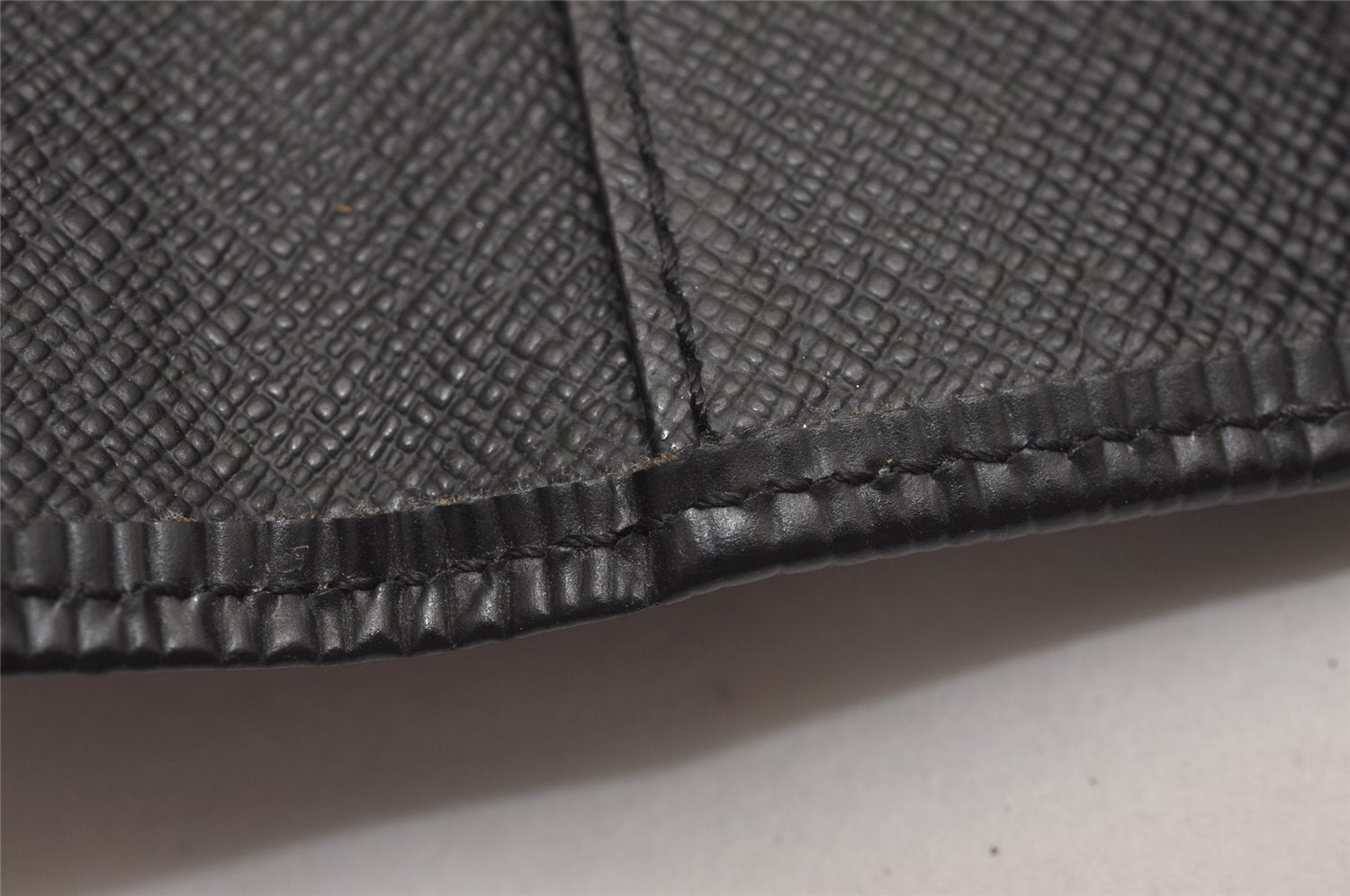 Authentic Louis Vuitton Epi Multicles 6 Key Case Black M63812 LV 3286J