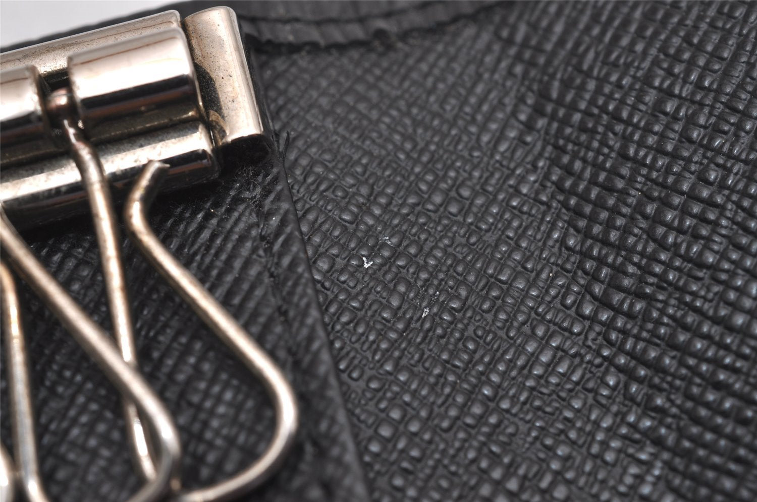 Authentic Louis Vuitton Epi Multicles 6 Key Case Black M63812 LV 3286J