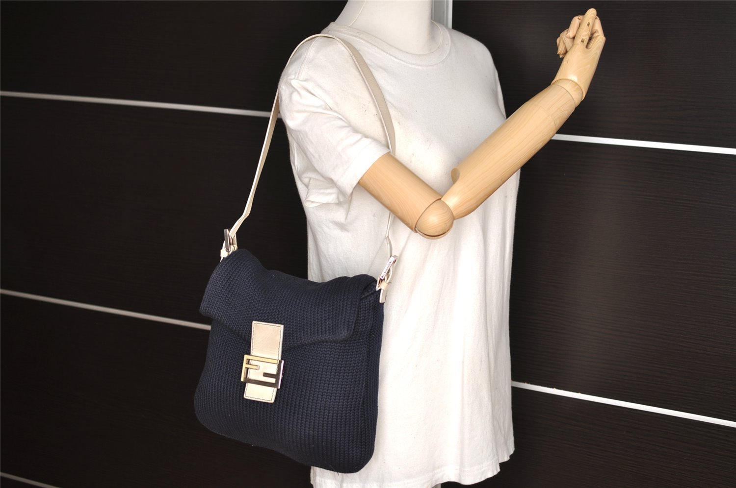 Authentic FENDI Mamma Baguette Shoulder Bag Purse Knit Leather Navy Blue 3291I