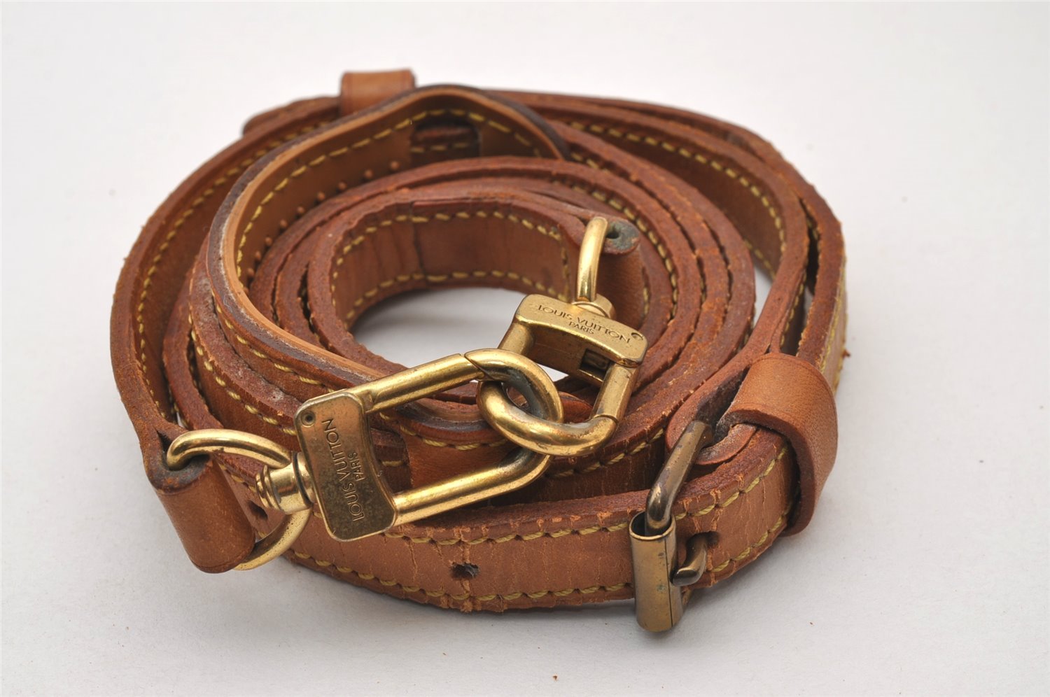 Authentic Louis Vuitton Leather Shoulder Strap Beige 48-55.1