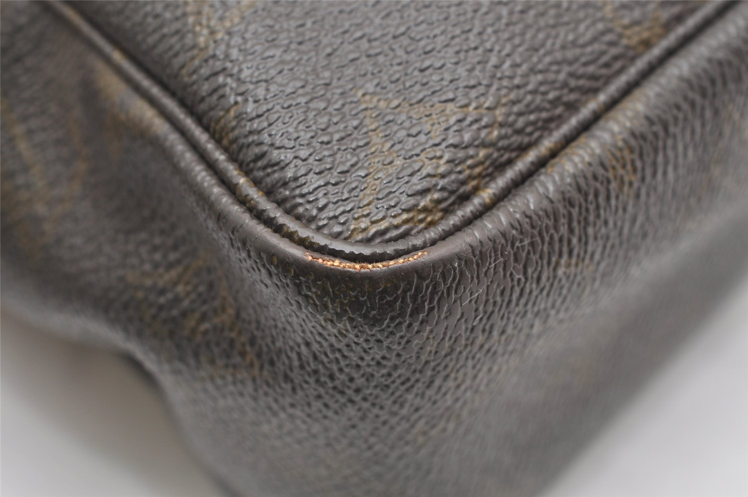 Auth Louis Vuitton Monogram Trousse Toilette 28 Clutch Hand Bag Old Model 3294K