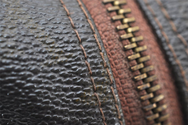 Auth Louis Vuitton Monogram Trousse Toilette 28 Clutch Hand Bag Old Model 3294K