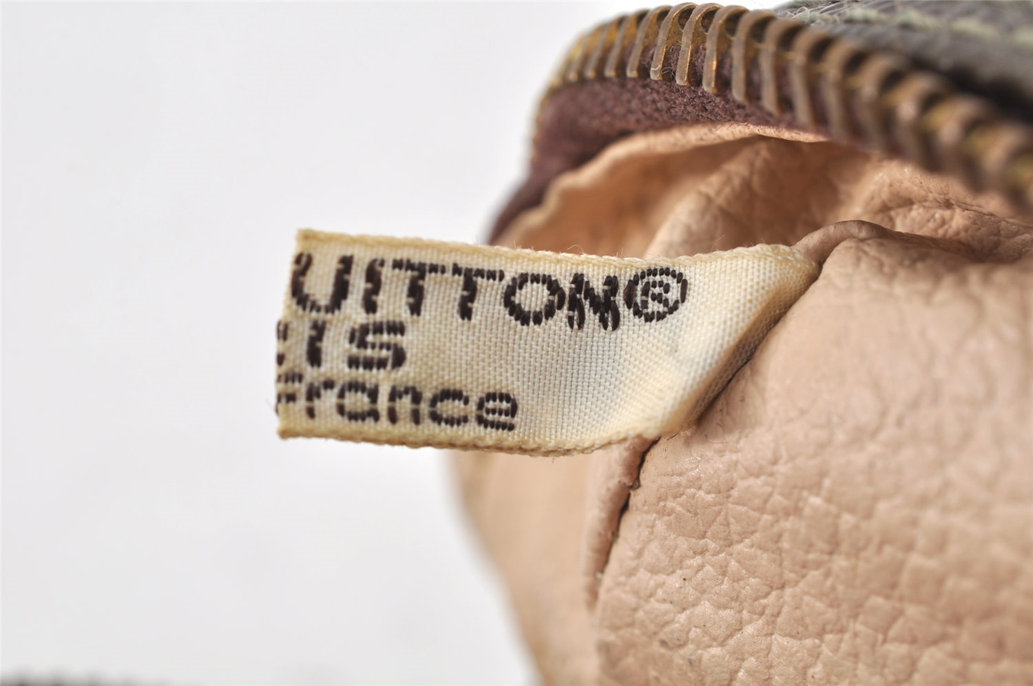 Auth Louis Vuitton Monogram Trousse Toilette 28 Clutch Hand Bag Old Model 3299K