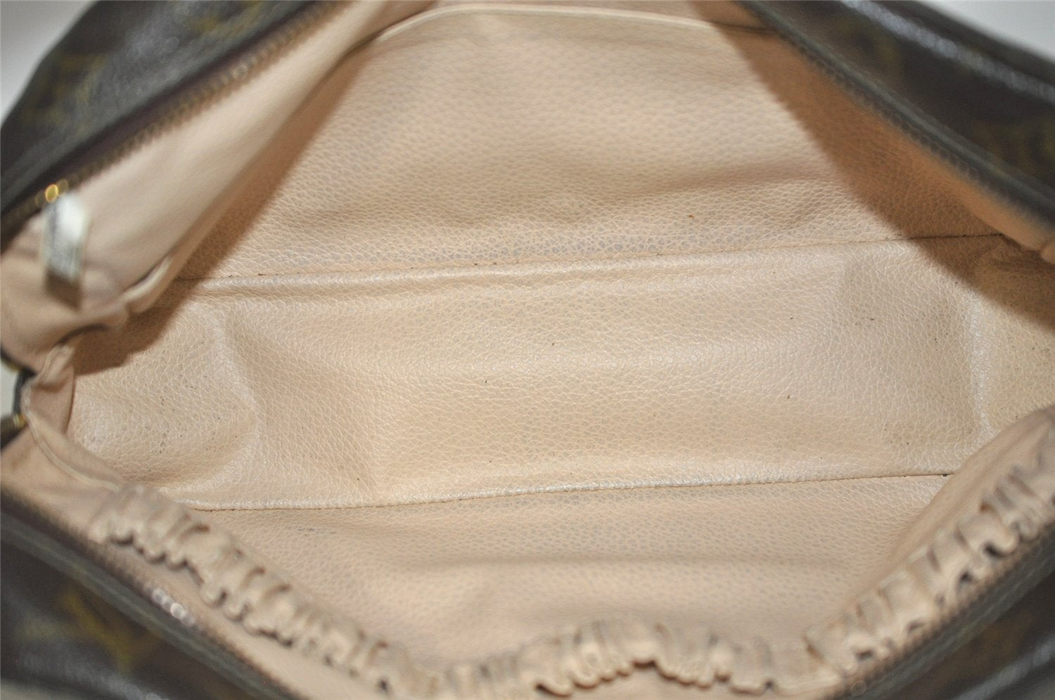 Auth Louis Vuitton Monogram Trousse Toilette 28 Clutch Hand Bag Old Model 3299K