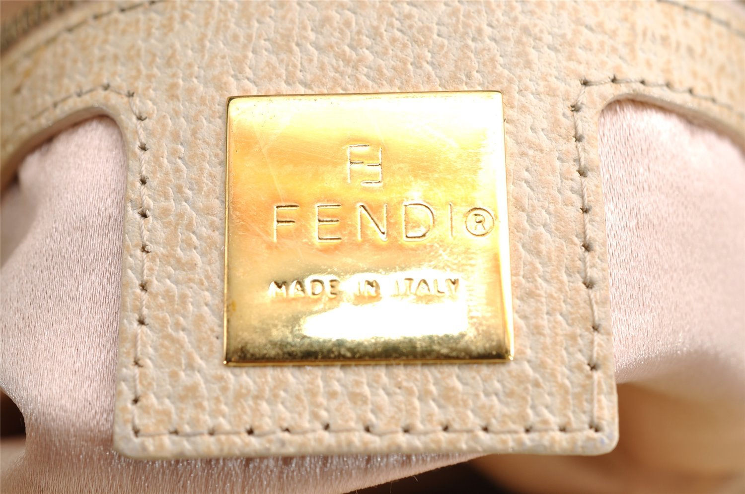 Authentic FENDI Mamma Baguette Shoulder Hand Bag Purse Leather White 3303I