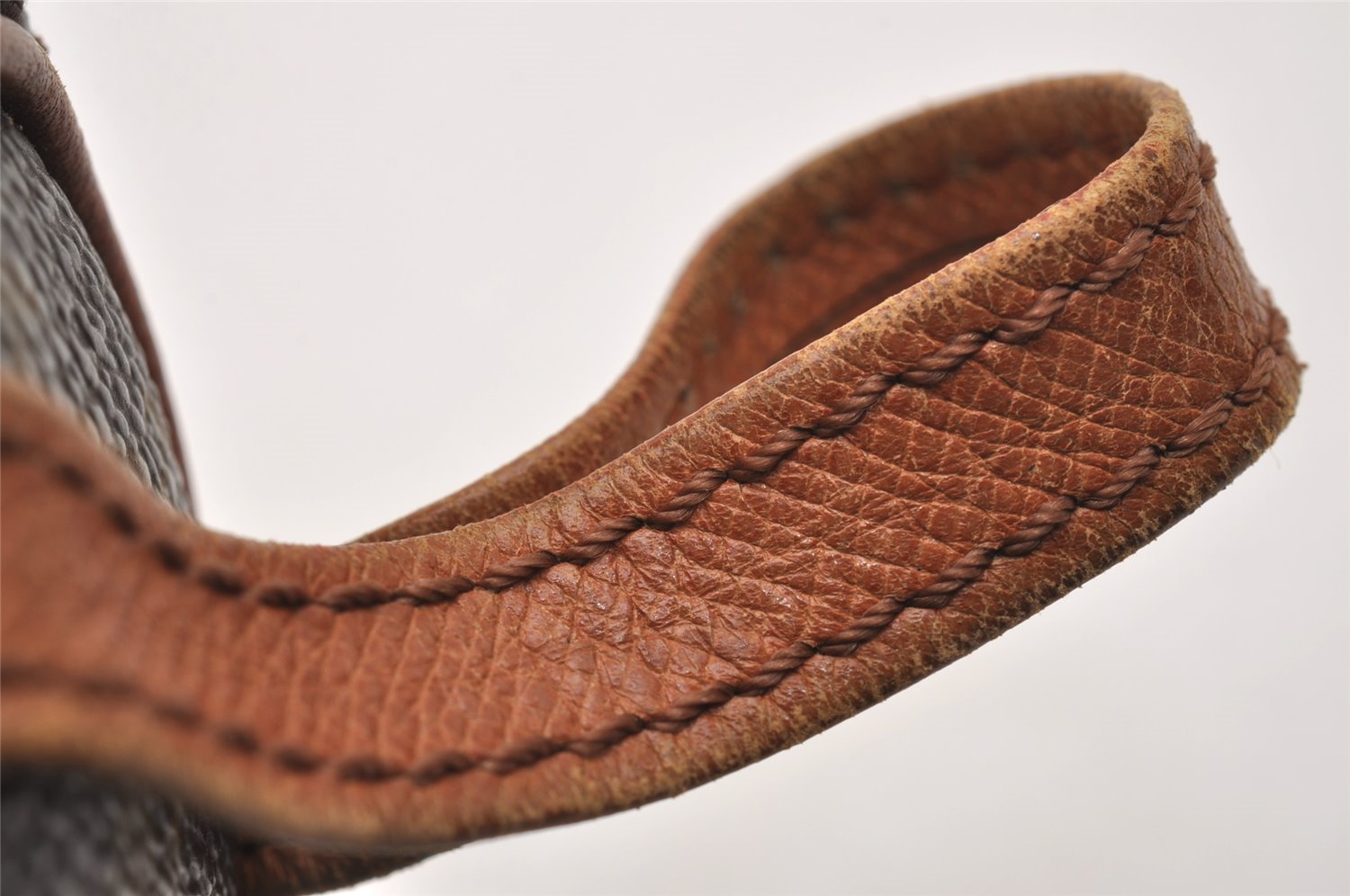 Authentic Louis Vuitton Monogram Etui 3 Golf Ball Case M58249 LV 3304J