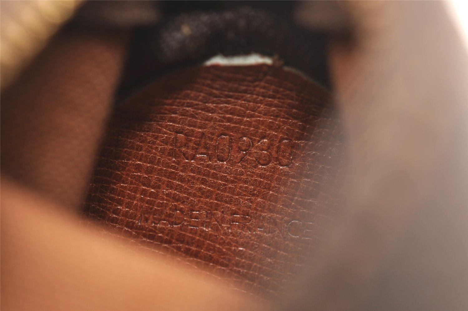 Authentic Louis Vuitton Monogram Etui 3 Golf Ball Case M58249 LV 3304J