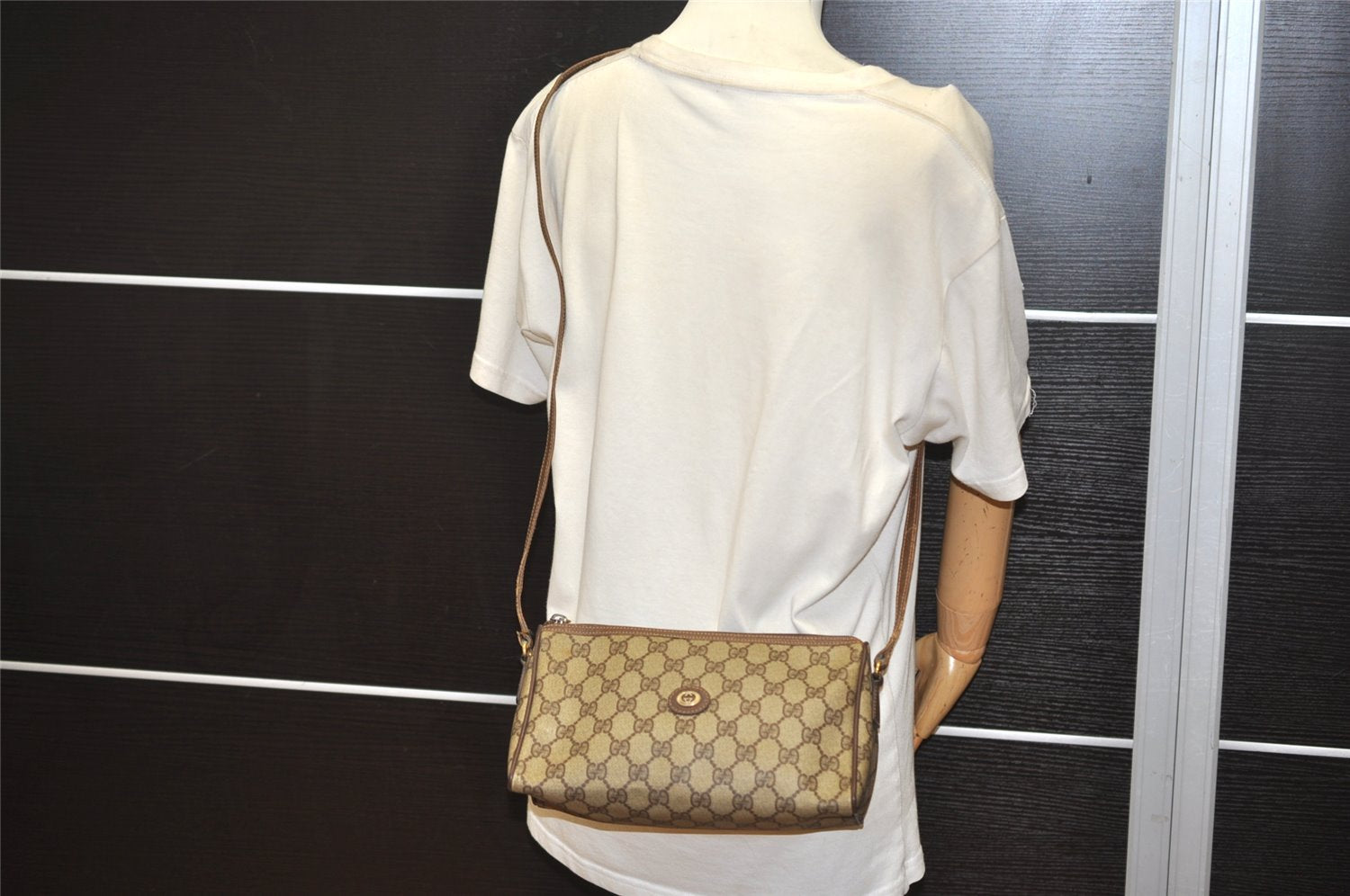 Authentic GUCCI Shoulder Cross Body Bag Purse GG PVC Leather Brown Junk 3305J