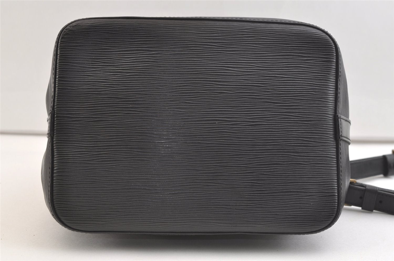 Authentic Louis Vuitton Epi Petit Noe Drawstring Bag M59012 Black Junk 3305K