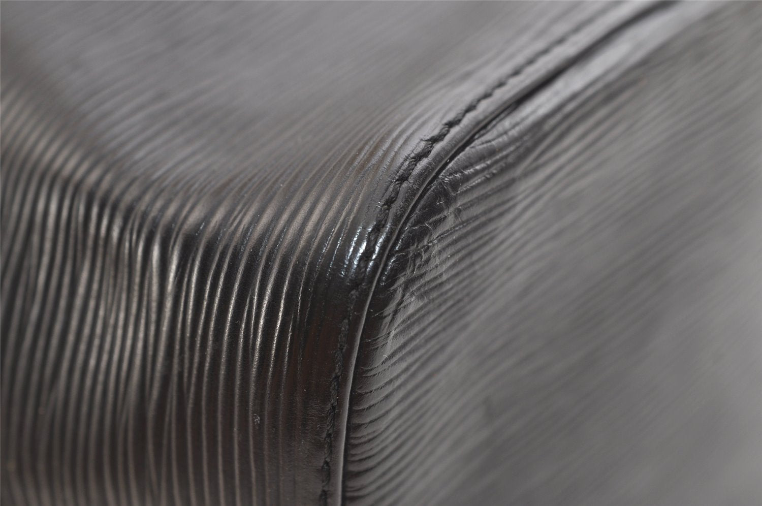 Authentic Louis Vuitton Epi Petit Noe Drawstring Bag M59012 Black Junk 3305K