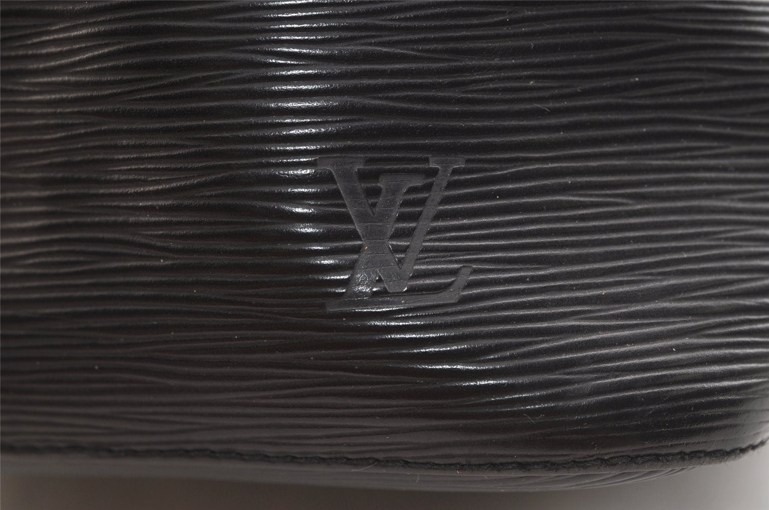 Authentic Louis Vuitton Epi Petit Noe Drawstring Bag M59012 Black Junk 3305K