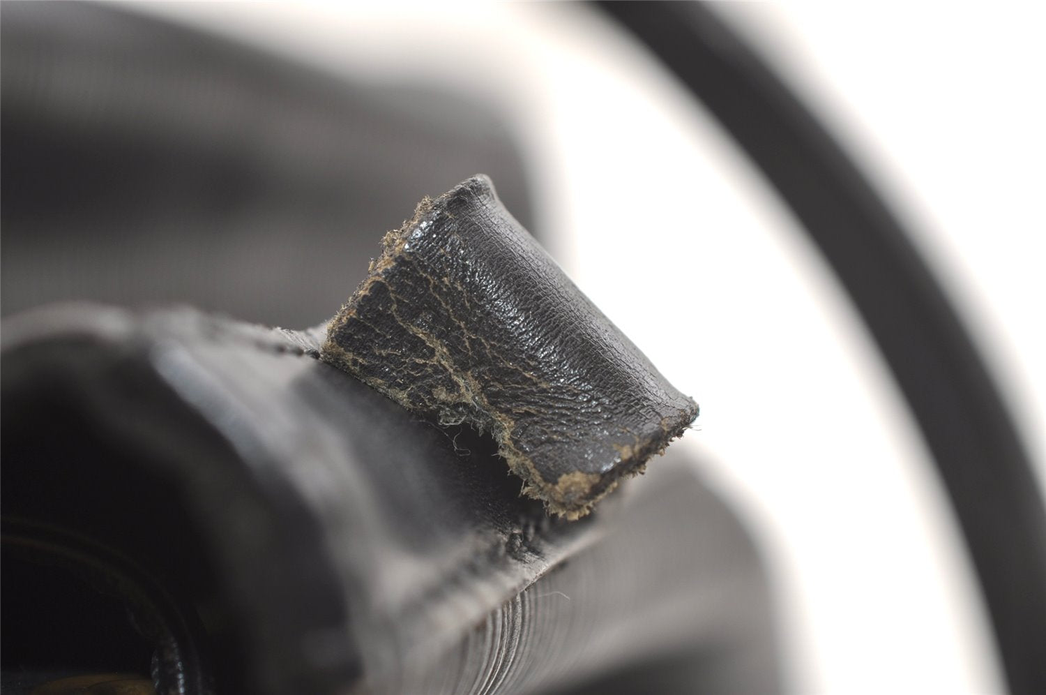 Authentic Louis Vuitton Epi Petit Noe Drawstring Bag M59012 Black Junk 3305K