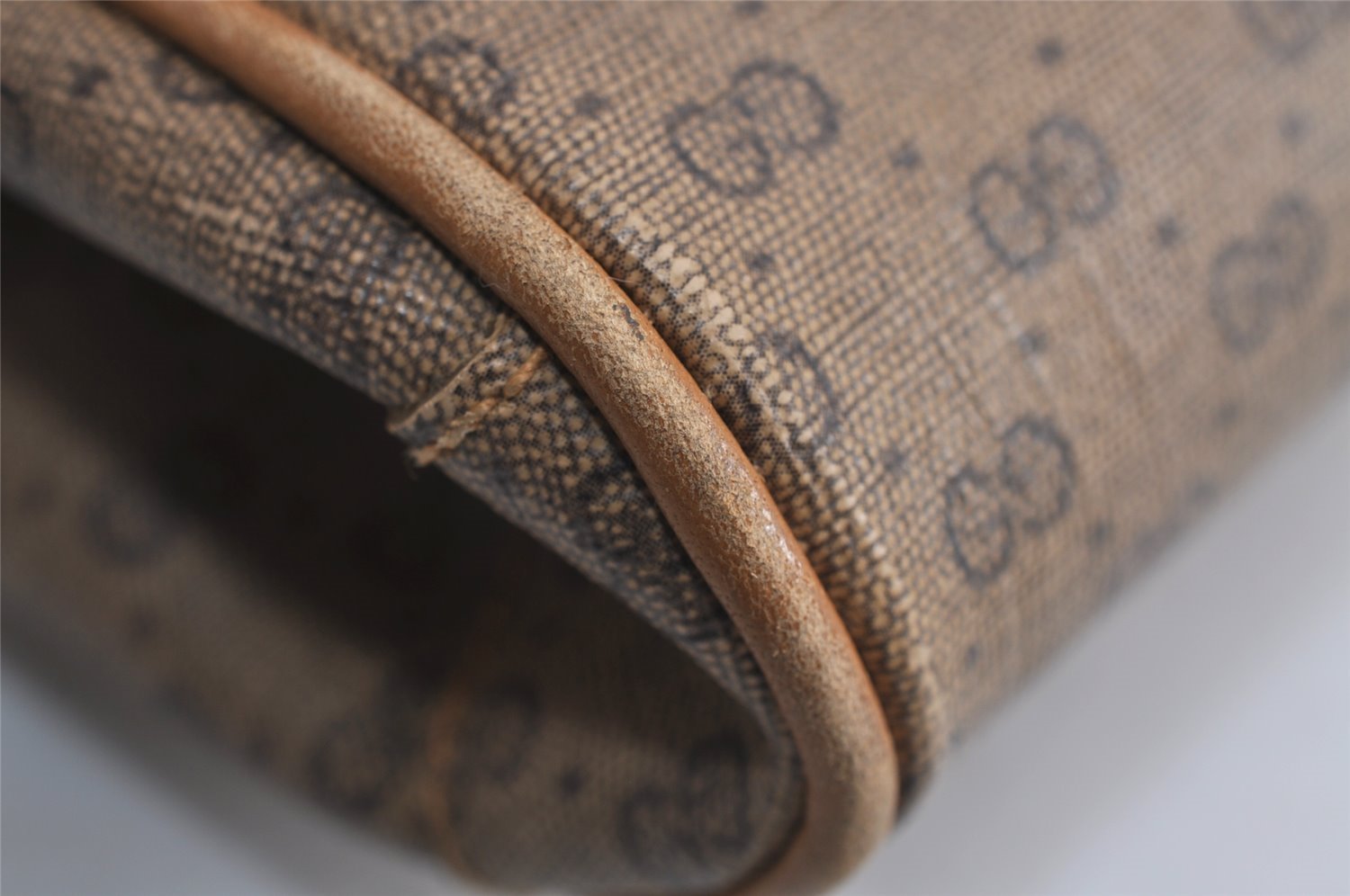 Authentic GUCCI Micro GG PVC Leather Shoulder Cross Body Bag Brown Junk 3306J