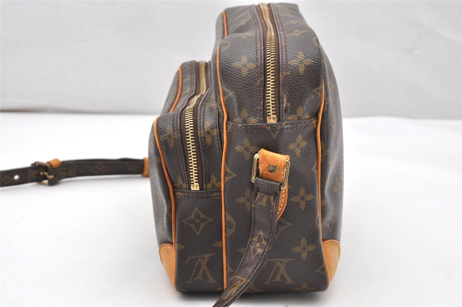 Authentic Louis Vuitton Monogram Nile Shoulder Cross Body Bag M45244 Junk 3307K