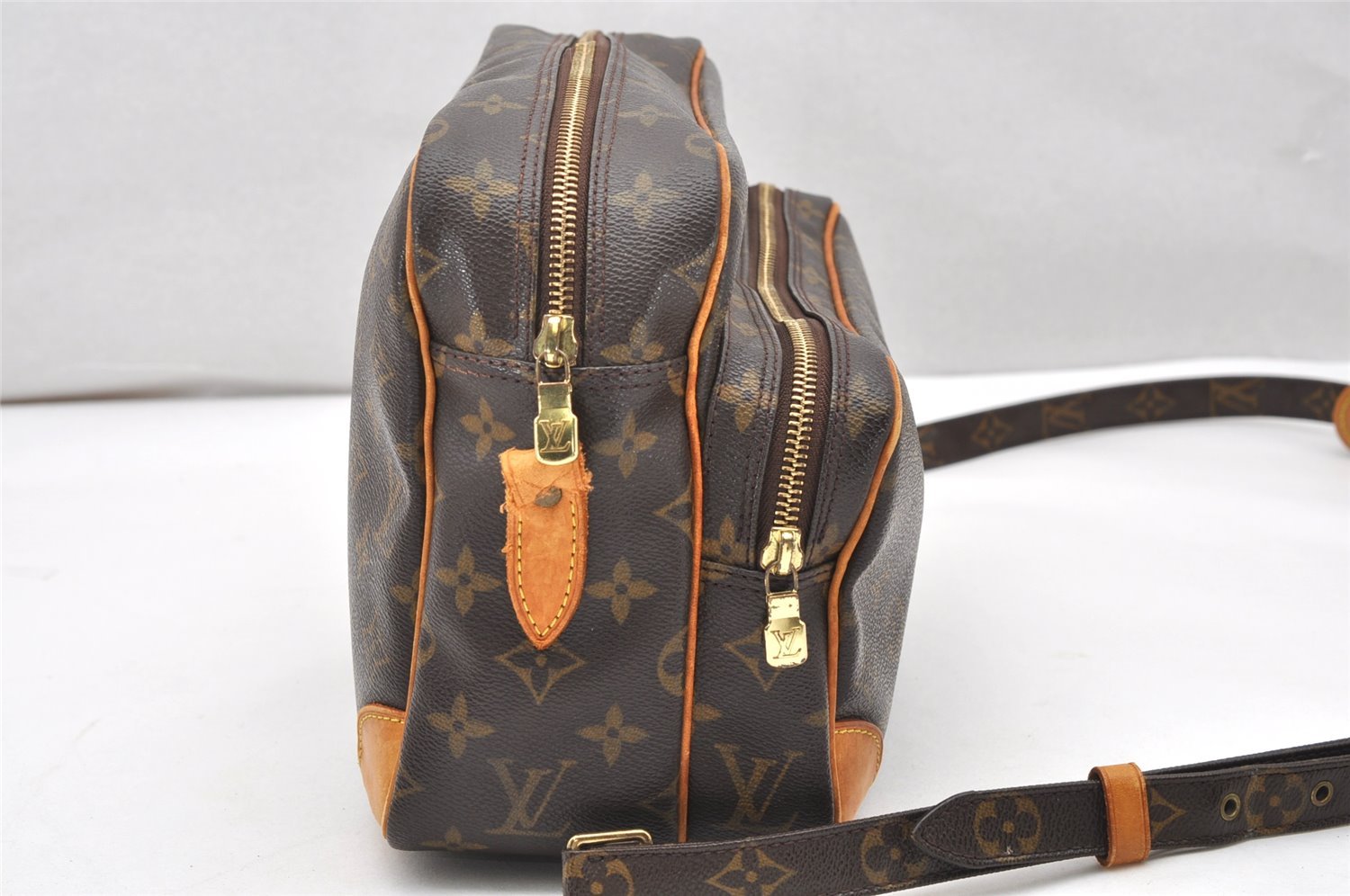 Authentic Louis Vuitton Monogram Nile Shoulder Cross Body Bag M45244 Junk 3307K