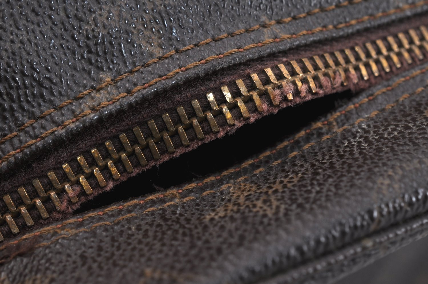 Authentic Louis Vuitton Monogram Trousse Toilette 28 Clutch Bag M47522 LV 3308K